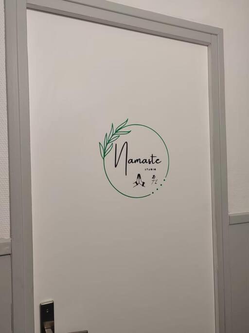 Ferienwohnung Namaste Studio By T&L Denain Exterior foto
